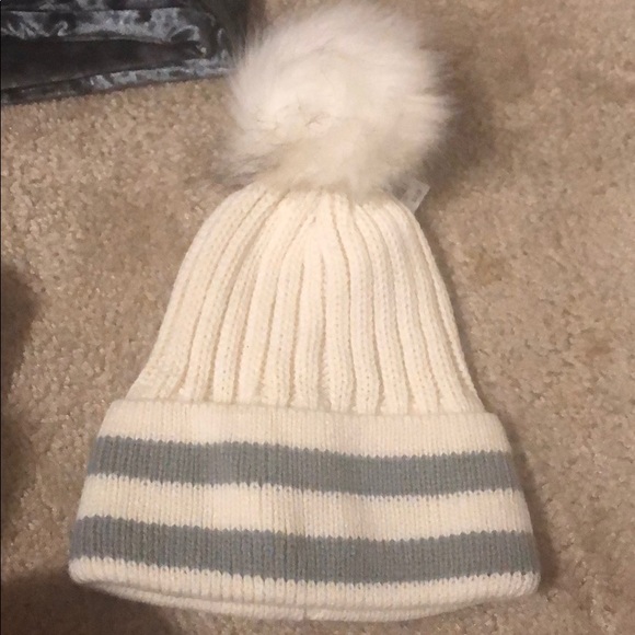 Charlotte Russe Accessories - Hat with fur ball